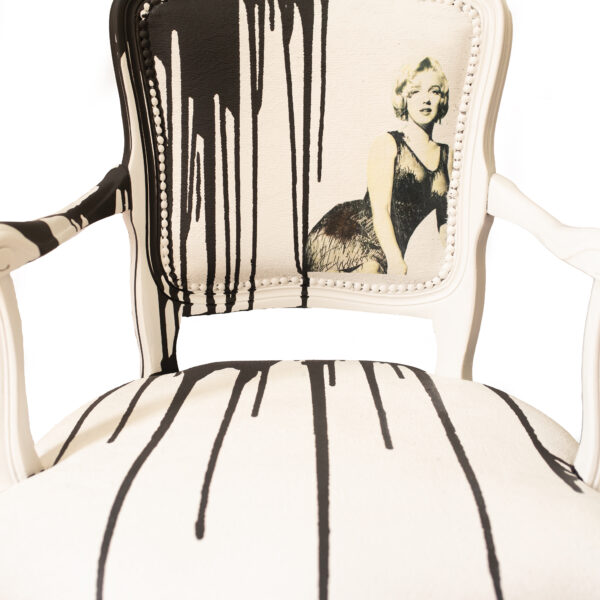 Designové umělecké křeslo „Marilyn v barvách“