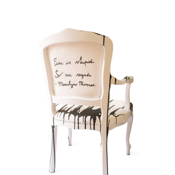 Designové umělecké křeslo „Marilyn v barvách“