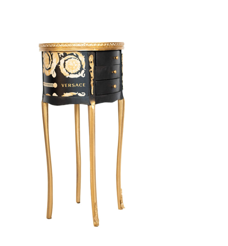 Luxusní designový stolek ve stylu Versace