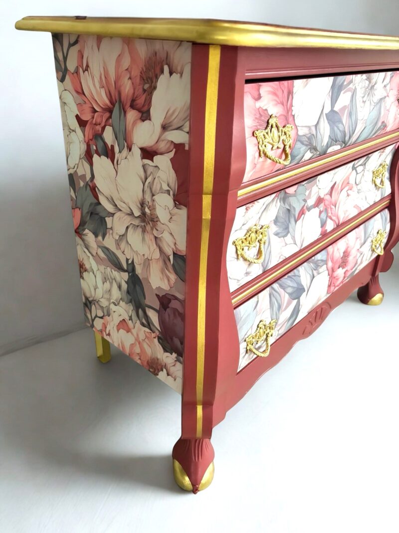 Designoová komoda Romantika